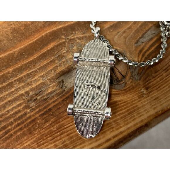 Vintage 1979 Avon Silver Skateboard Pendant Chain Necklace 16.5” - Picture 7 of 10